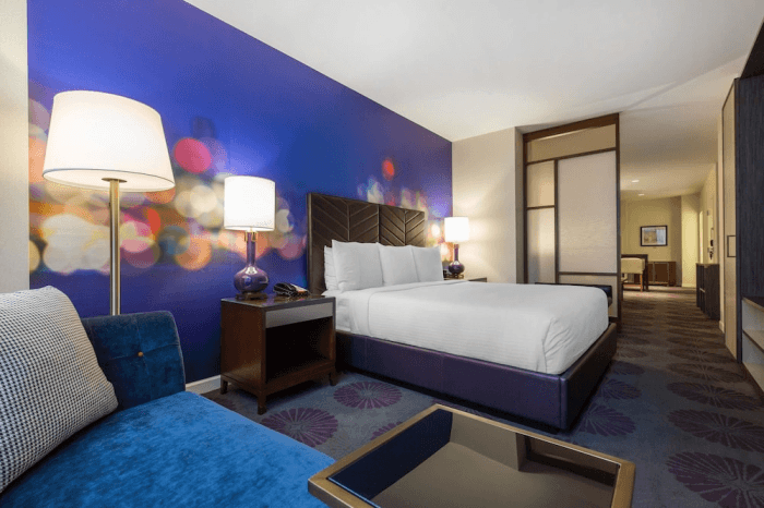 Cambria Hotel Chicago Magnificent Mile Chicago Il Tripster