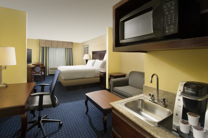 Holiday Inn Express Suites San Antonio West Seaworld Area San
